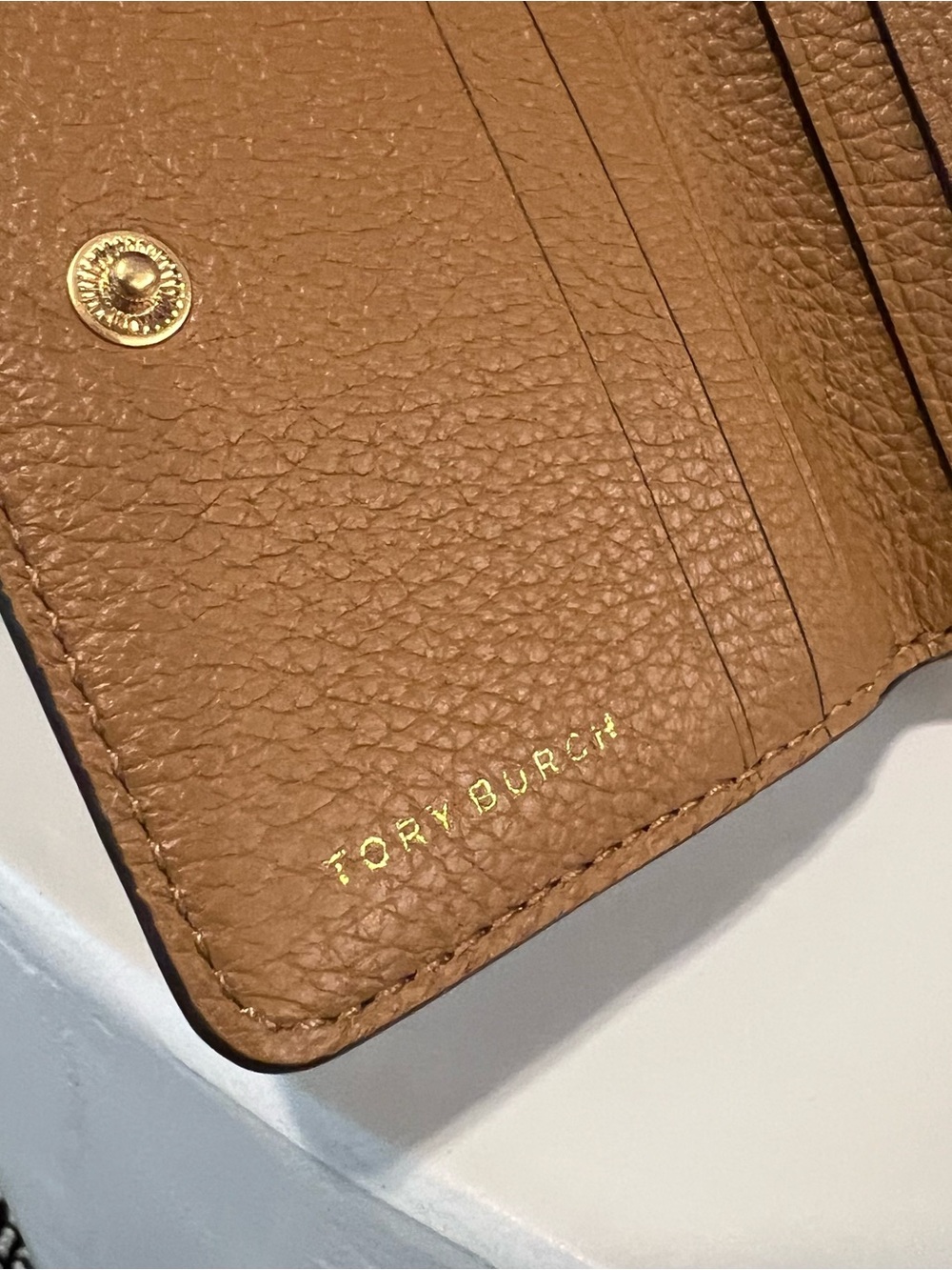 Tory Burch Britten Medium Bifold Wallet In Tiramisu - Picture 4 of 7